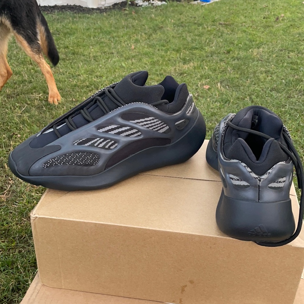 Yeezy boost 700